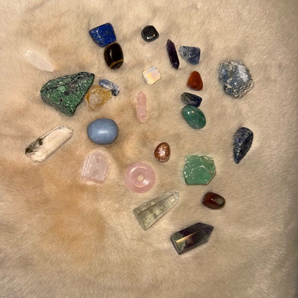 Assorted Gemstone Collection - Picture 2 of 2